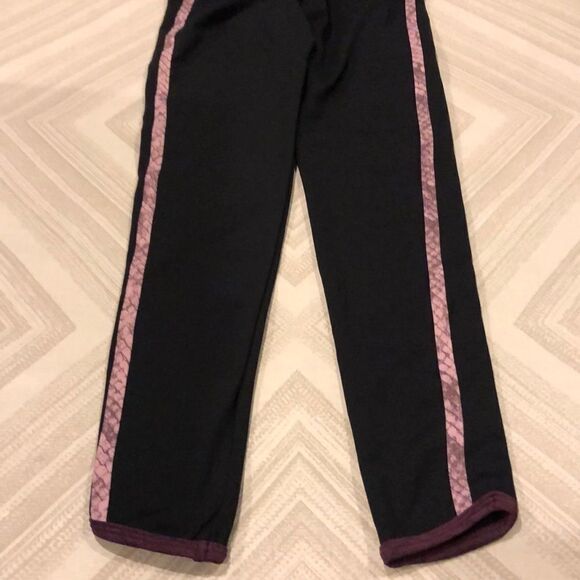 Strut This Black Leggings w. Pink & Purple Side Stripes - Picture 8 of 8